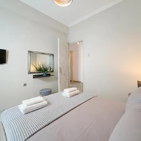 Notos House לימנריה