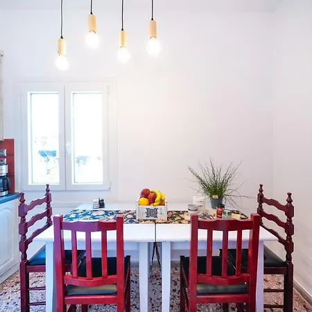 בית נופש Notos House לימנריה